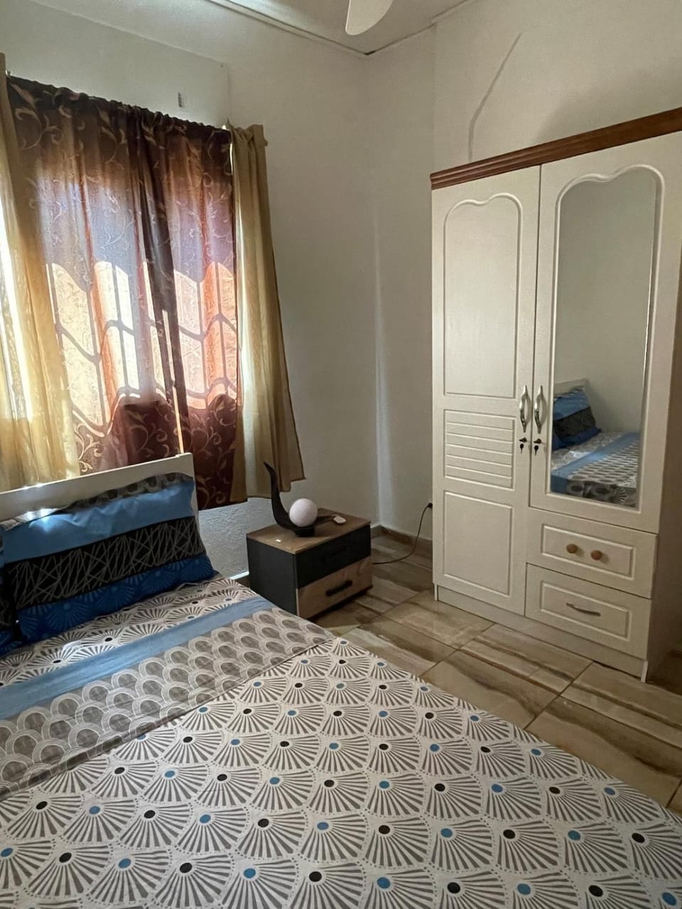 Bed, Bedroom, air conditioner