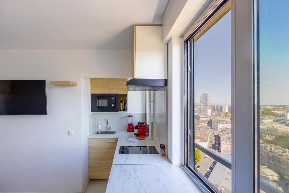 WilSeize by Max, Bright, renovated studio, 1 min station Apartment in Mulhouse