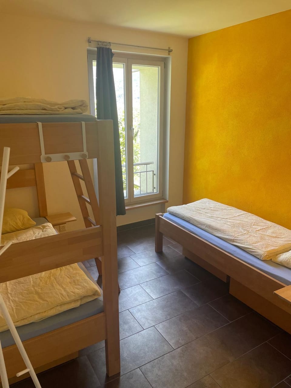 Bedroom, bunk bed
