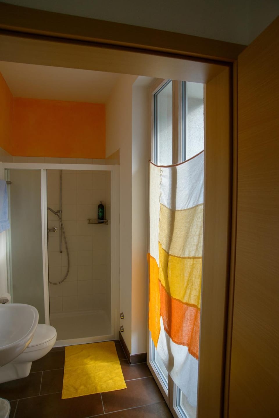 Shower, towels