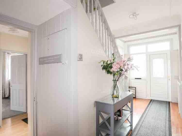 Beeches, 5 bedroom house with hot tub House in Prestatyn