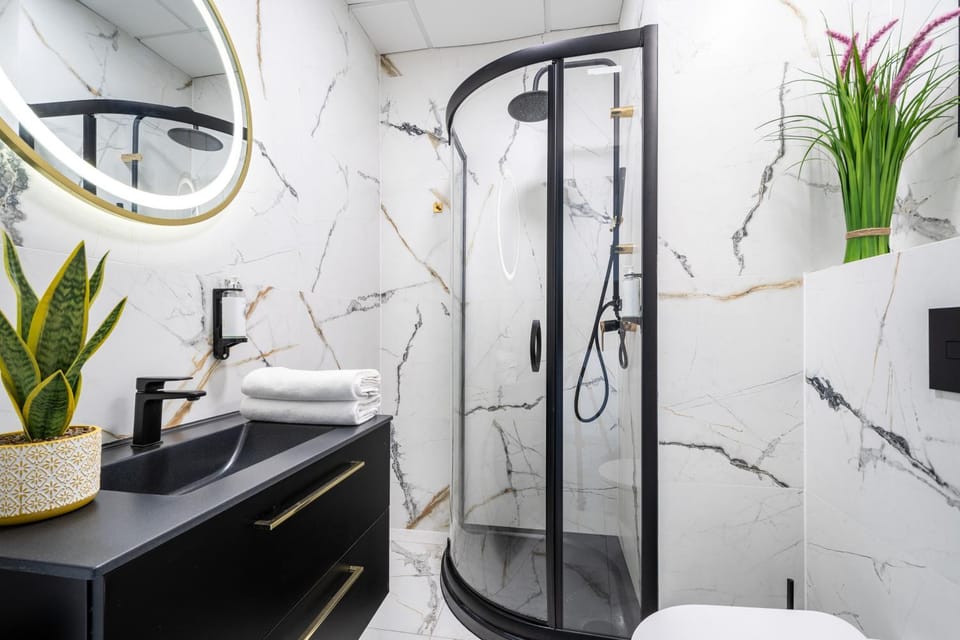 Shower, Bathroom
