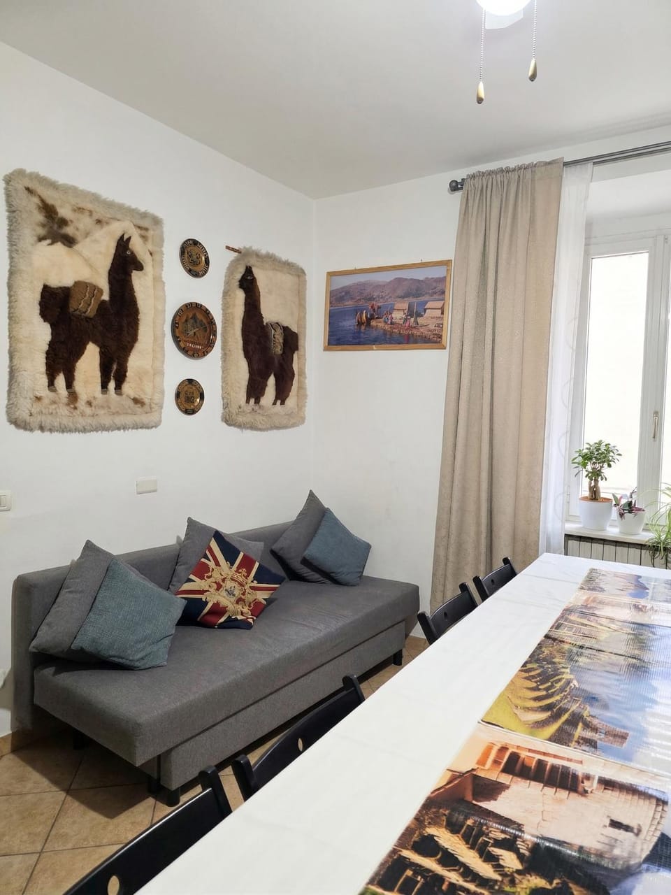 Communal lounge/ TV room