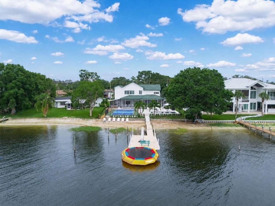 6BR Lakefront Home w Pool Pickleball More House in Sebring