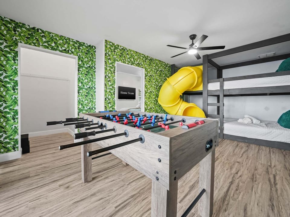 6BR Lakefront Home w Pool Pickleball More House in Sebring