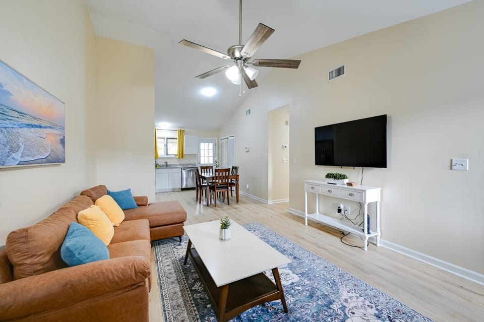 Greenville Getaway: Close to Campus + Stadium! House in Greenville