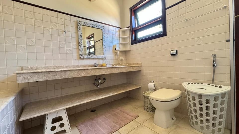 Bathroom, towels