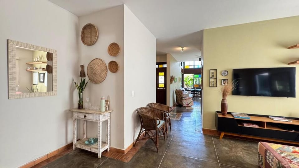 Communal lounge/ TV room, Living room, Seating area, air conditioner