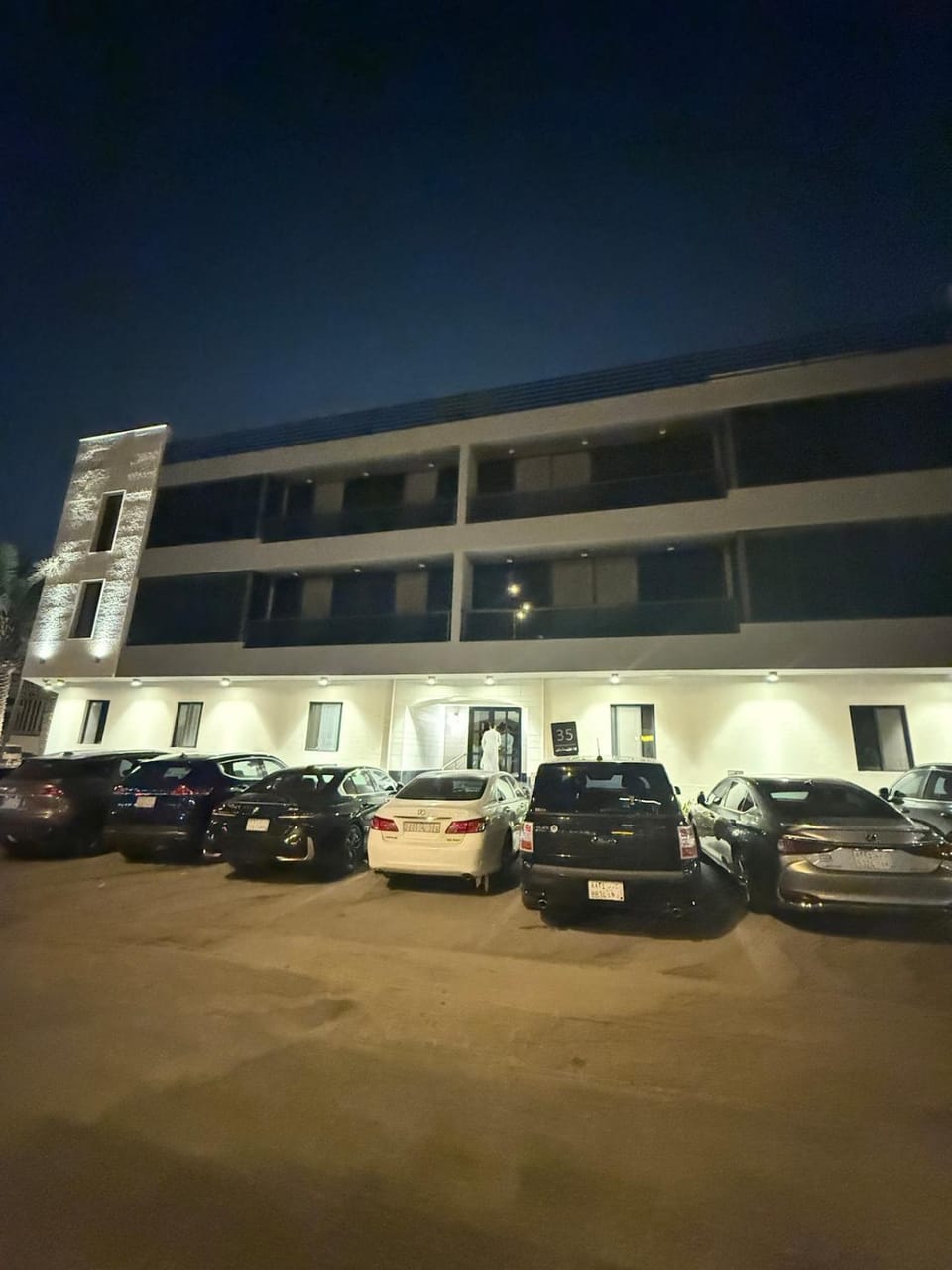شقة مودرن ثلاث غرف نوم وصالة Apartment in Riyadh