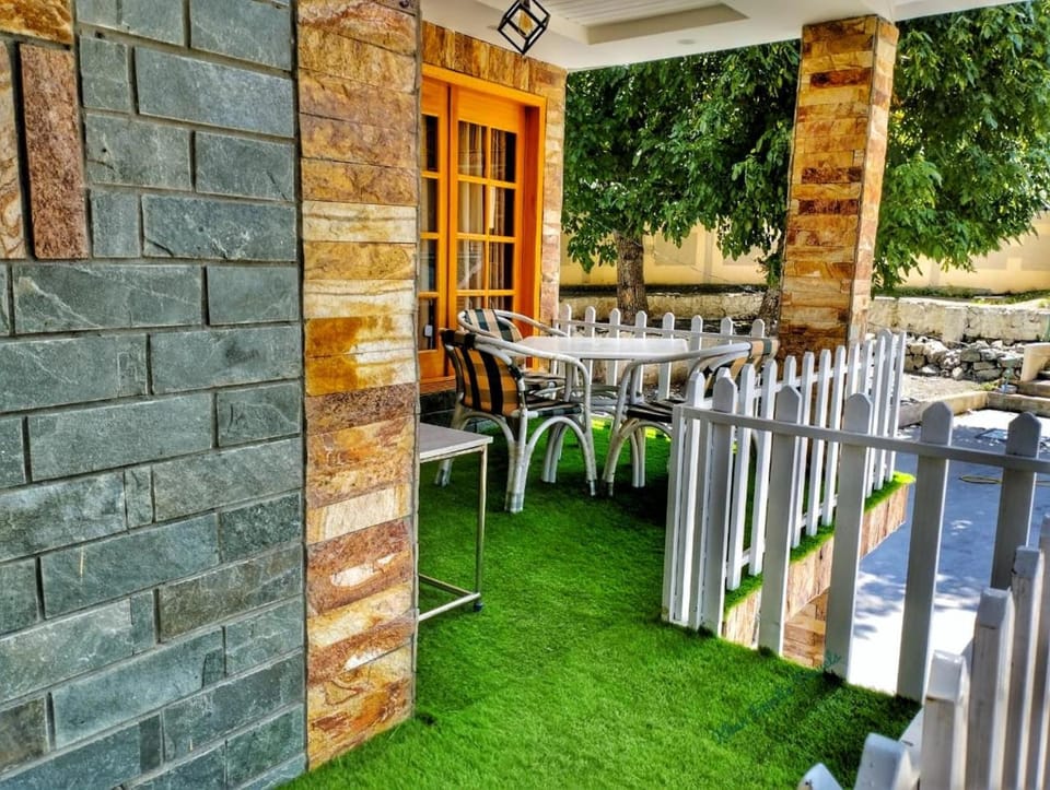 Property building, Patio, Patio, Restaurant/places to eat, Facade/entrance, Spring, Day, Activities, Activities, Garden, Garden, View (from property/room), View (from property/room), Balcony/Terrace, Balcony/Terrace, Living room, Banquet/Function facilities, Decorative detail, Decorative detail, Dining area, Garden view, Garden view, Mountain view, Mountain view, Breakfast, Location, bidet, room service, room service, shuttle, shuttle, VIP, VIP, VIP