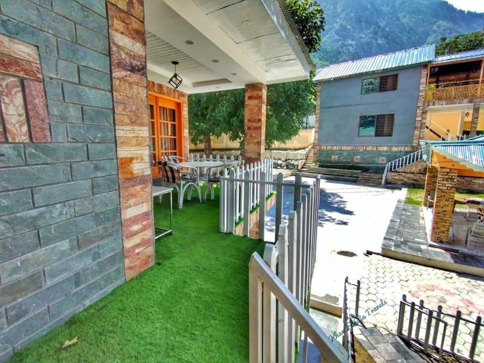 Property building, Patio, Restaurant/places to eat, Spring, Day, Natural landscape, Activities, Activities, View (from property/room), View (from property/room), Balcony/Terrace, Living room, Garden view, Garden view, Mountain view, Mountain view, Breakfast, room service, room service, shuttle, shuttle, VIP, VIP, VIP