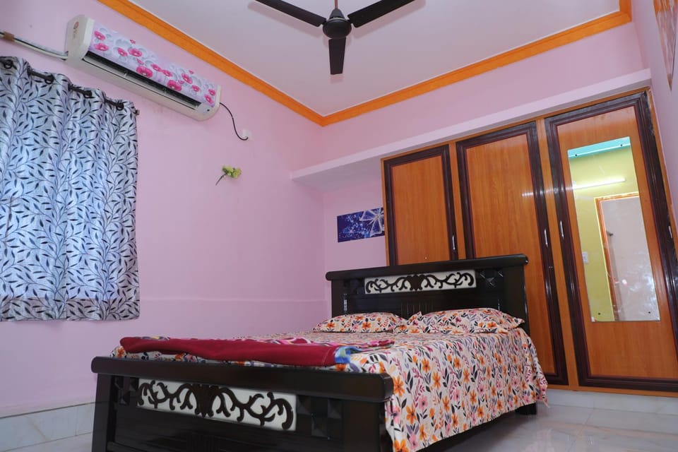 Bedroom, air conditioner