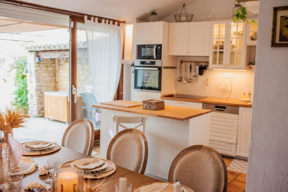 Dining area, oven, kitchen