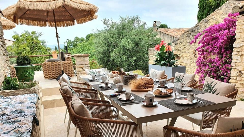 Patio, View (from property/room), Balcony/Terrace, Dining area, Garden view