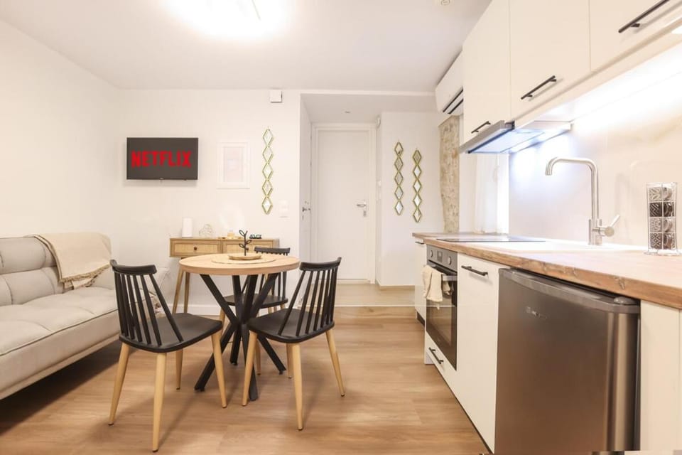 Kitchen or kitchenette, Living room, Dining area