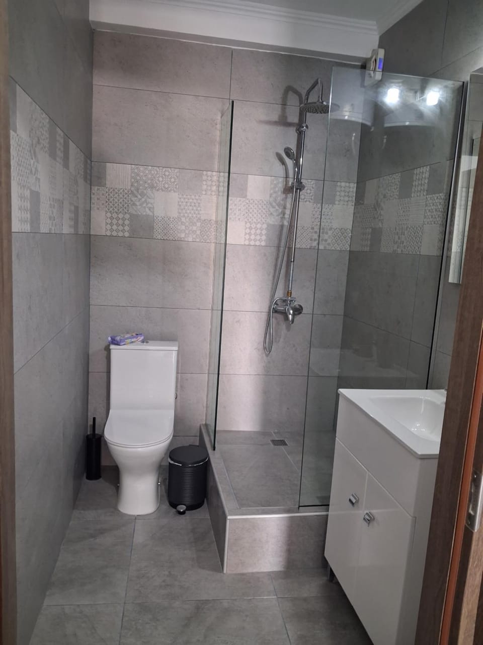 Shower, Toilet, Bathroom