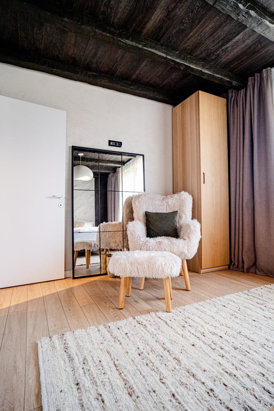 Bedroom, wardrobe
