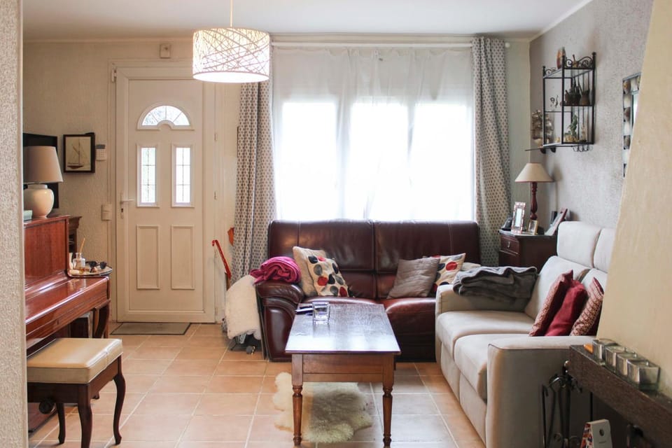Spacious quiet house with pretty garden House in Saint-Denis, France