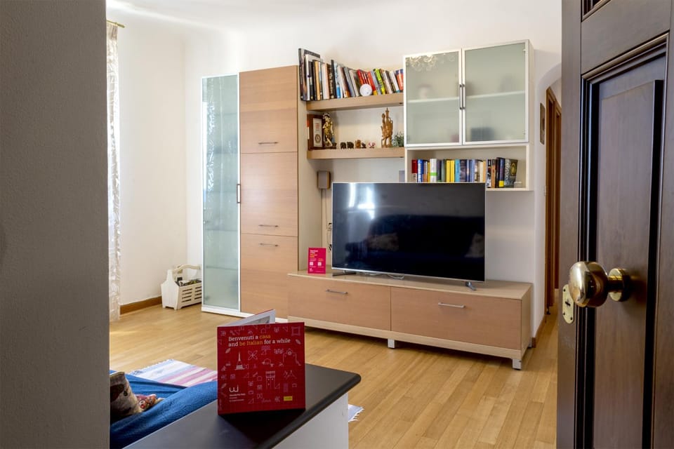 Communal lounge/ TV room, Living room