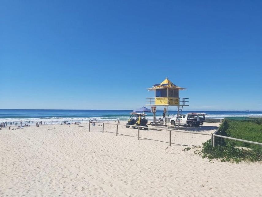 Beach Side, Pool, Spa, BBQ, Parking, Walk Convention Centre, Casino, Pac Fair, Light Rail Apartment in Gold Coast