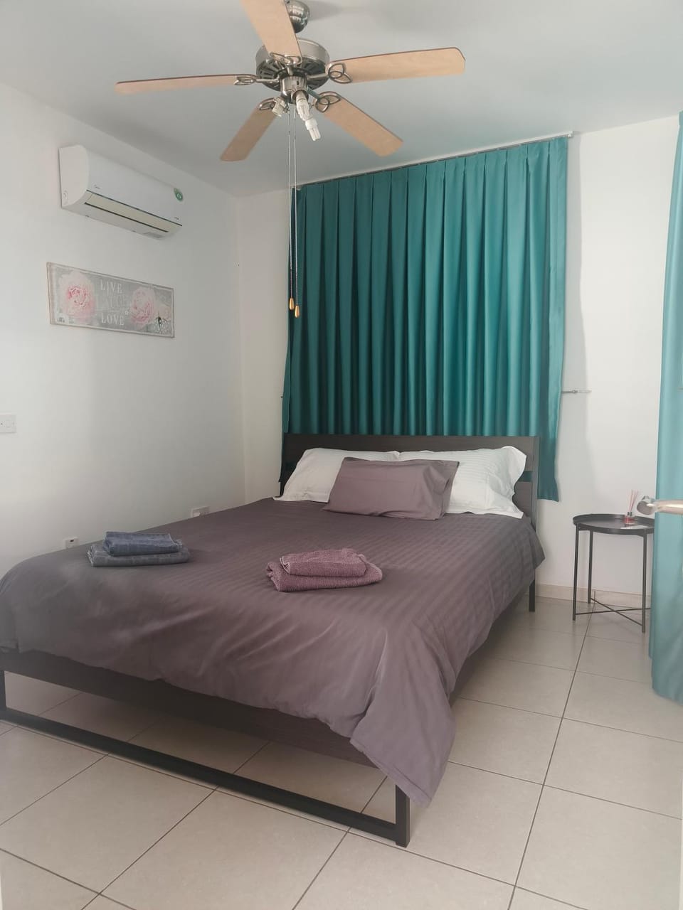 Bed, Bedroom, towels, air conditioner