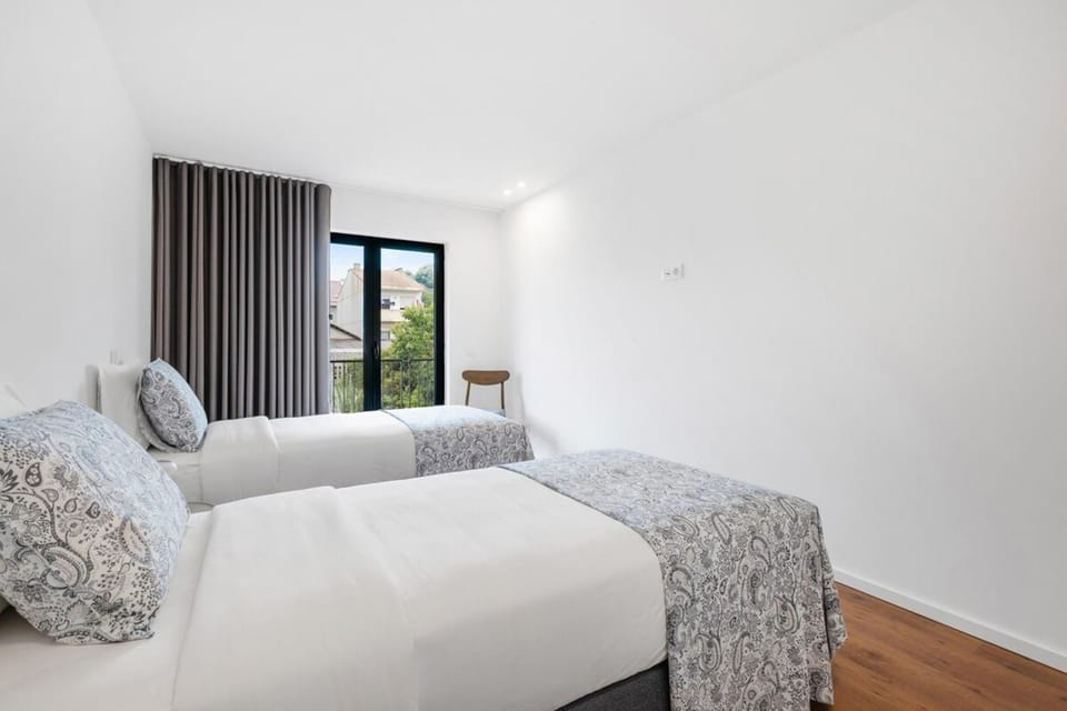 Porto Style & Comfort | Balcony + Parking Apartment in Porto