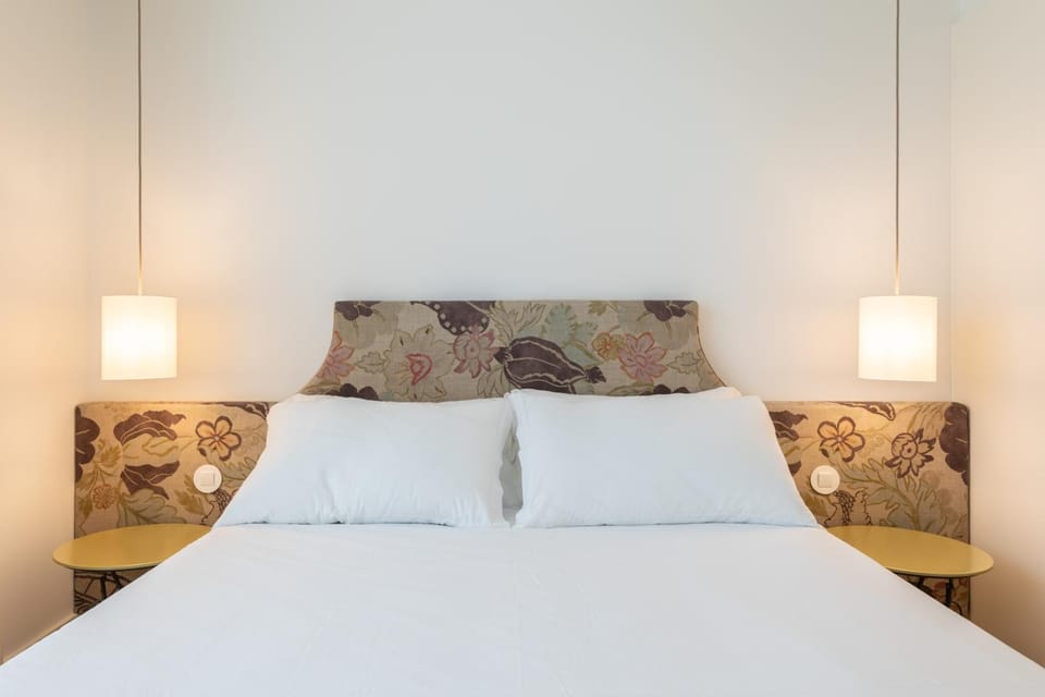 Chic 1-BR Flat in Award-Winning Building Apartment in Porto