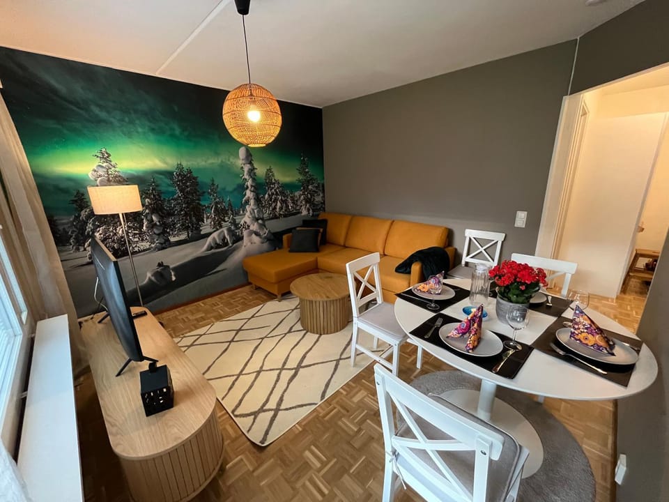 Living room, Seating area, Dining area