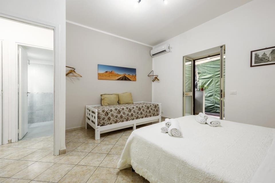 Living room, Bedroom