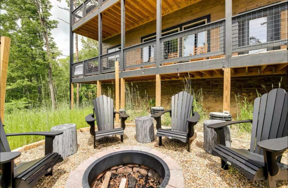 Indoor Heated Pool Cabin with View, Theater, Game Room & Fire Pit Cabin in Pittman Center