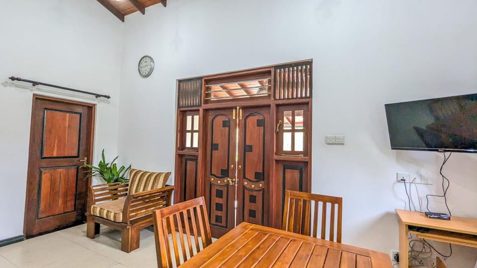 TV and multimedia, Dining area