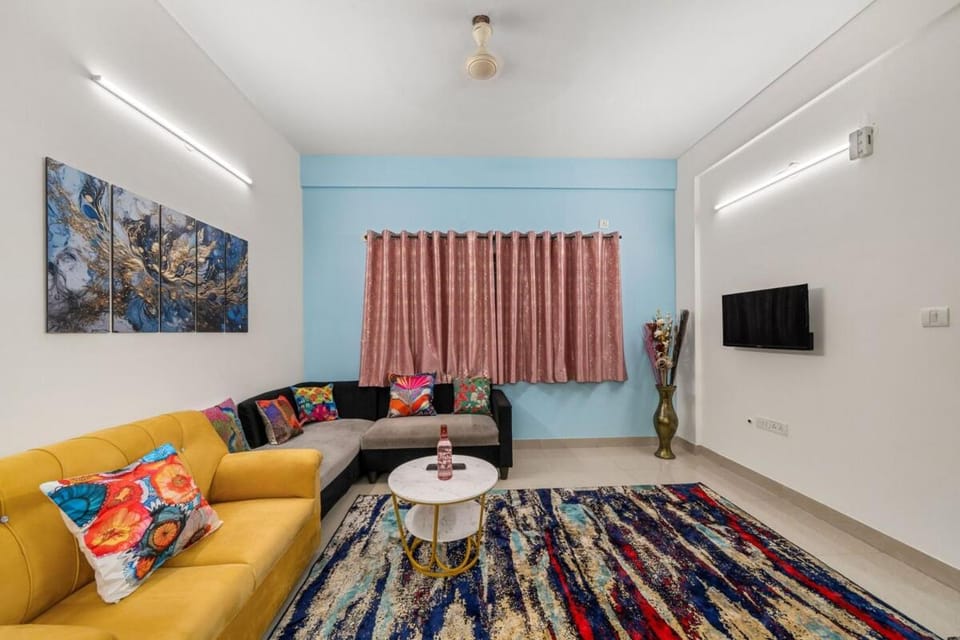 TV and multimedia, Living room, Evening entertainment