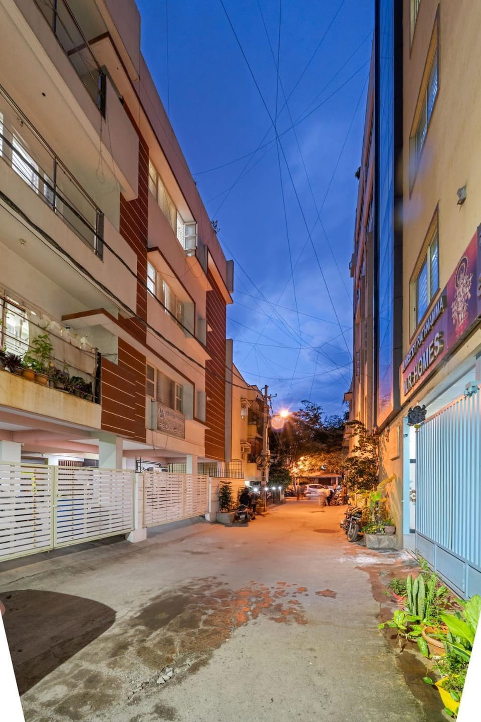 Property building, Neighbourhood, Street view, Location