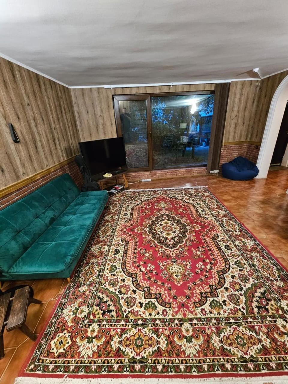 Gold-Krtsanisi Apartment in Tbilisi, Georgia