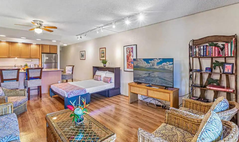 Walk to Beach I Ocean View I Two Baths I Pool Apartment hotel in Wailea