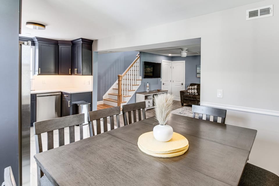 5 Blocks to Wildwood Beach: Family Getaway! Apartment in Wildwood