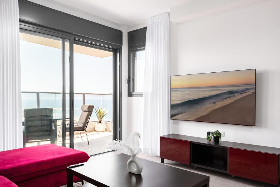 TV and multimedia, Living room, Seating area, Sea view