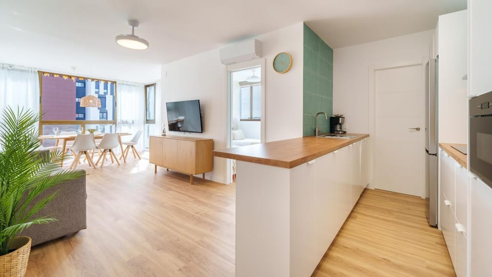TV and multimedia, Kitchen or kitchenette, Dining area, oven