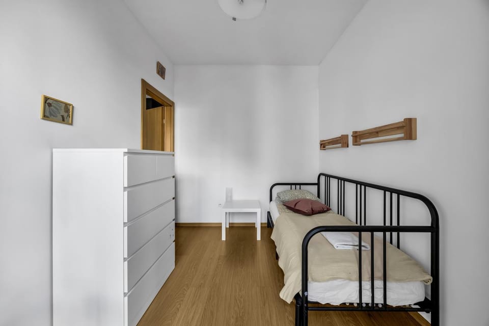 Bed, Kitchen or kitchenette, Photo of the whole room, Bedroom, wardrobe