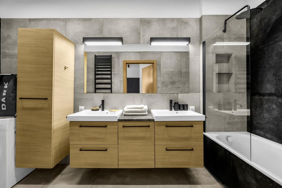 Bathroom, towels