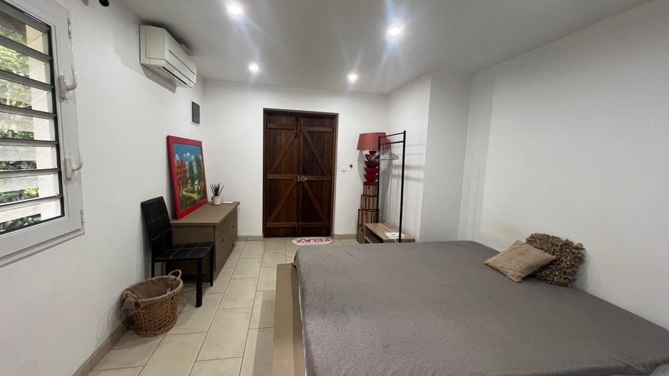 Chambre villa la mahaudiere Bed and Breakfast in Les Abymes