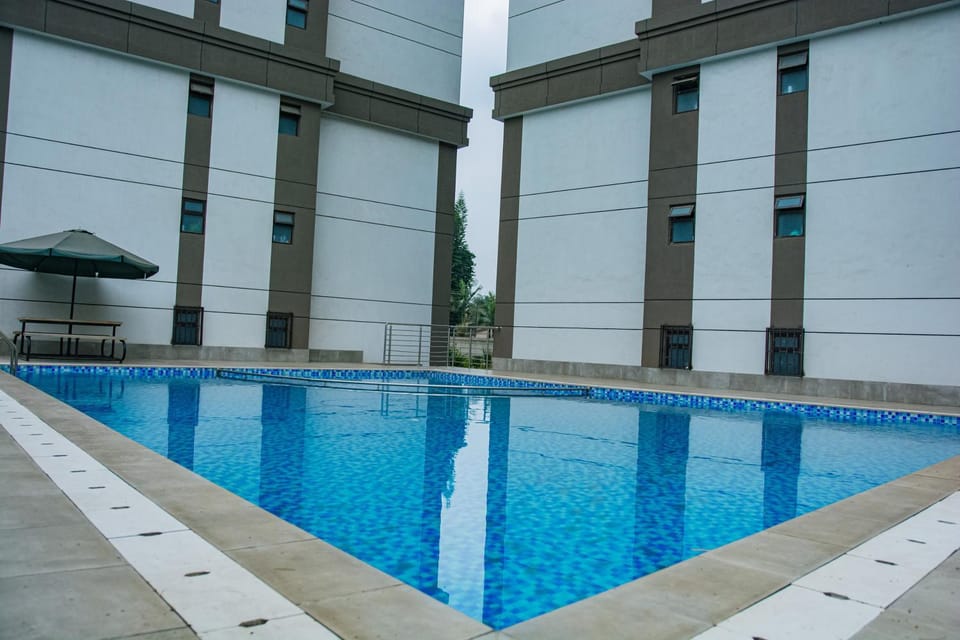 Pool view, Swimming pool