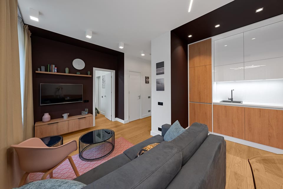 TV and multimedia, Kitchen or kitchenette, Living room, Seating area, wardrobe