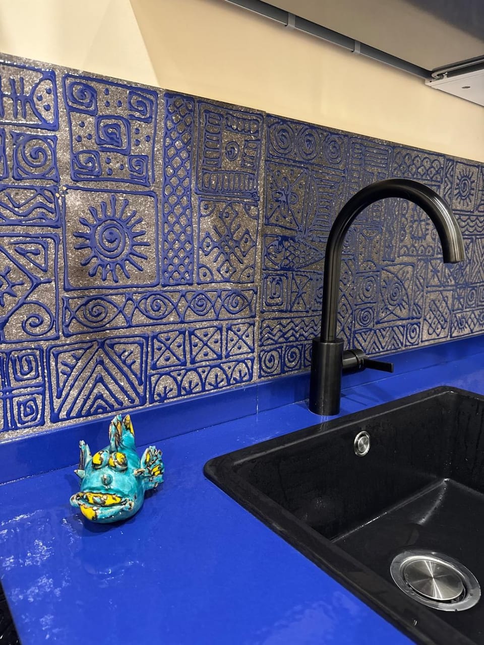 Kitchen or kitchenette, Decorative detail