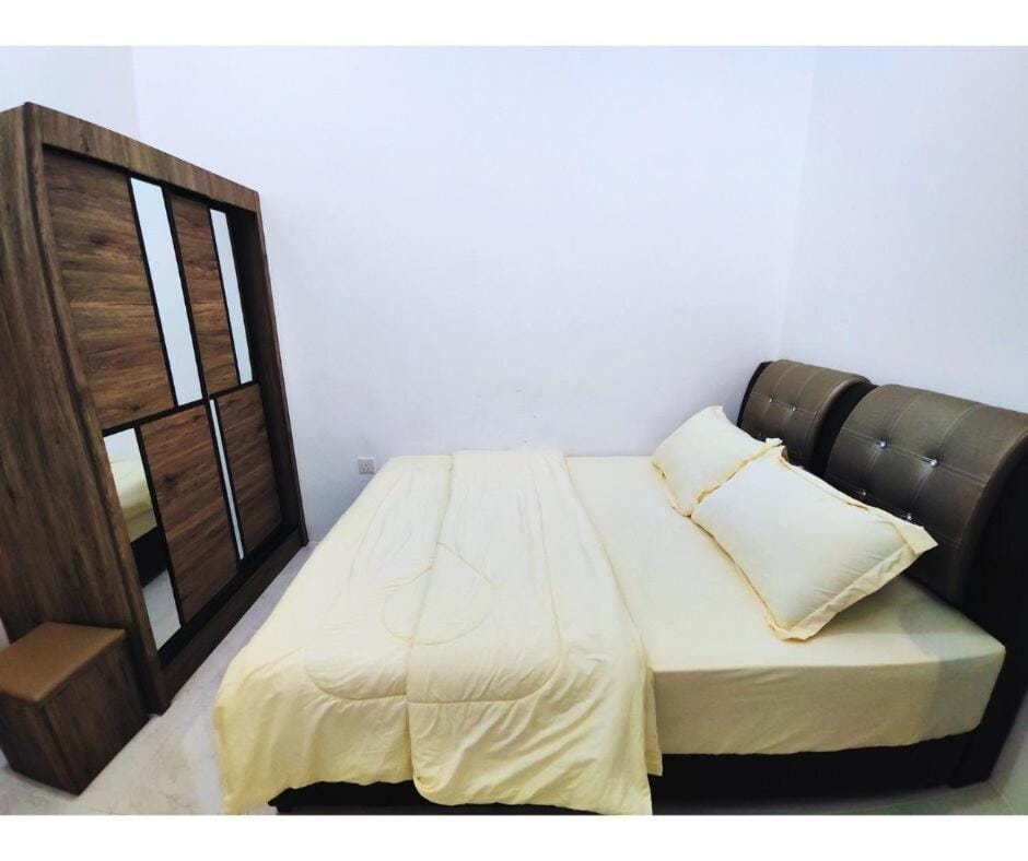 The Silverlakes Homestay House in Perak Tengah District