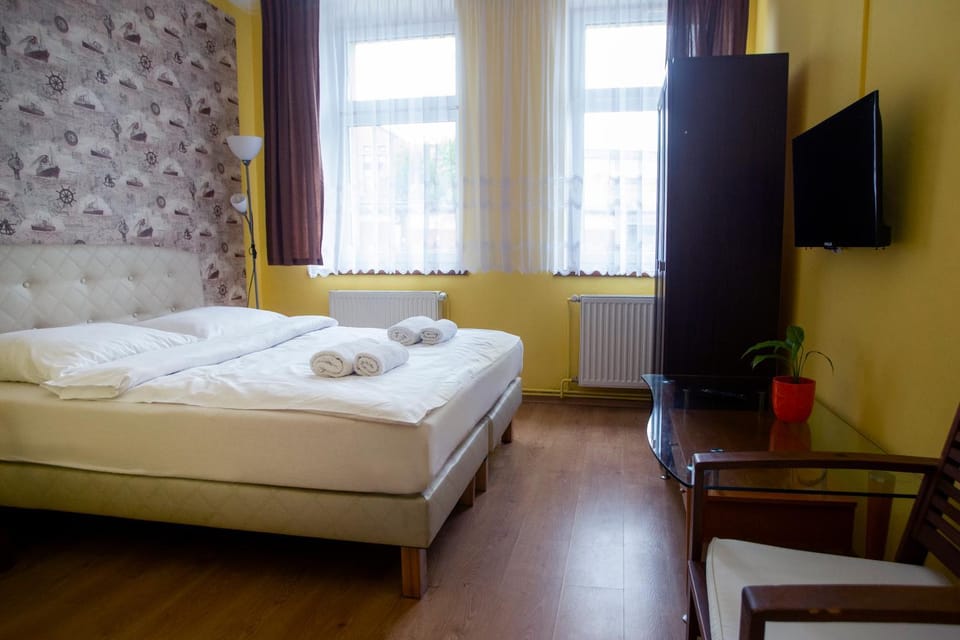 TV and multimedia, Photo of the whole room, towels