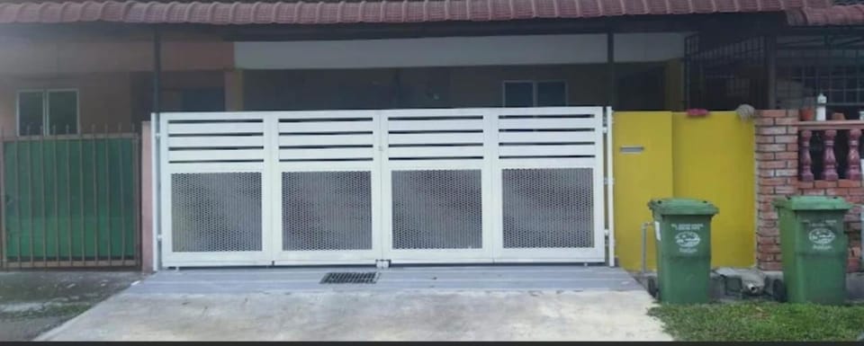 RUMAH TAMU WAFAA, Homestay Temerloh Near Hospital 'MUSLM ONLY' terrace house, 3 air conditioning, complete amenities Apartment in Pahang, Malaysia