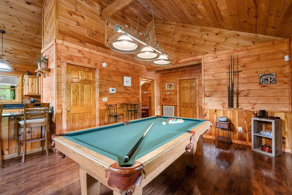 Eagles Loft by American Patriot Getaways House in Gatlinburg