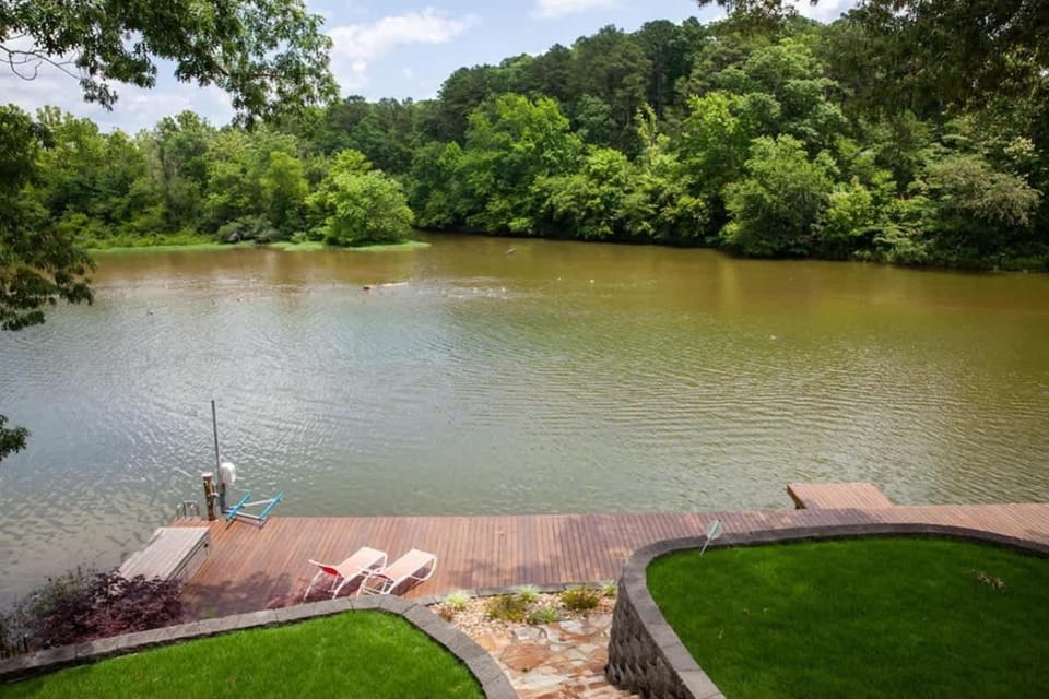 McKenzie Cove - Waterfront with Private Dock House in Hot Springs