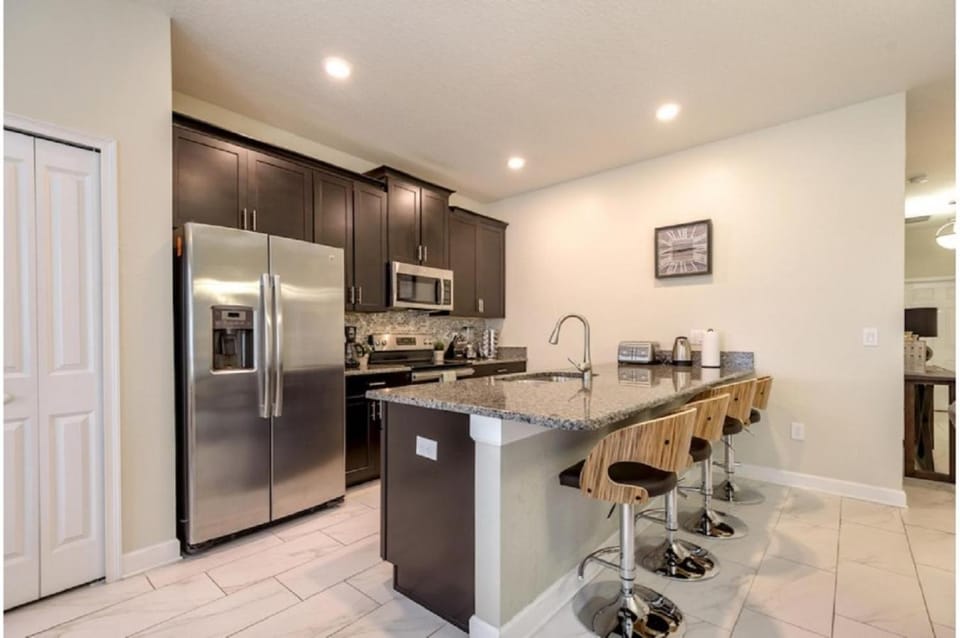 Four-Bedroom Townhome Kissimmee House in Bay Lake